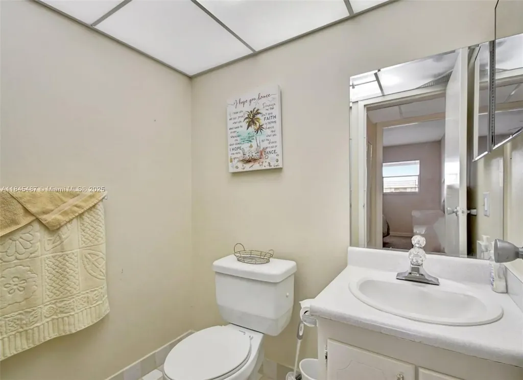 524 Monaco K Delray Beach FL 33446