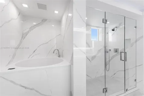 1800 Sunset Harbour Drive Miami Beach FL 33139