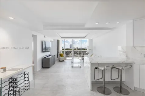 1800 Sunset Harbour Drive Miami Beach FL 33139