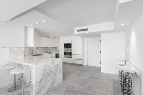 1800 Sunset Harbour Drive Miami Beach FL 33139