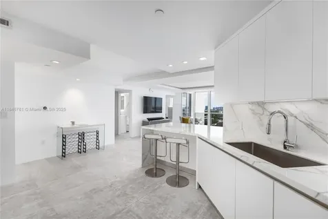 1800 Sunset Harbour Drive Miami Beach FL 33139