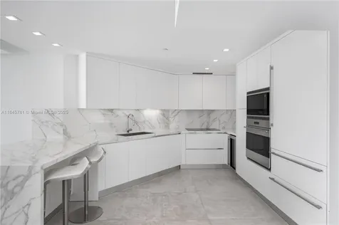 1800 Sunset Harbour Drive Miami Beach FL 33139