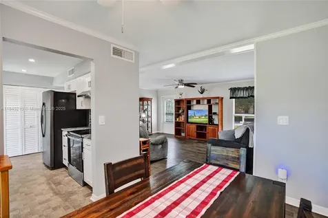 7909 NW 73rd Avenue Tamarac FL 33321