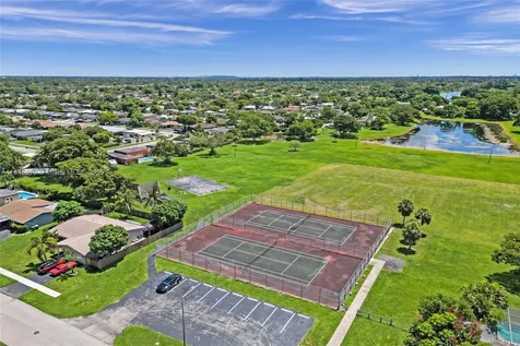 7909 NW 73rd Avenue Tamarac FL 33321