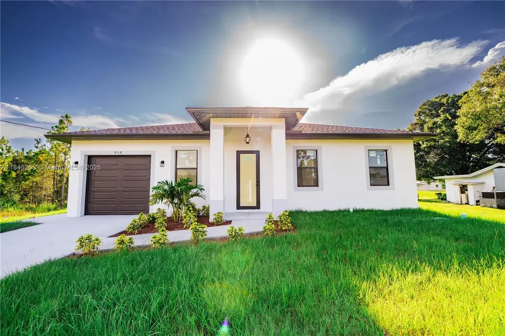 919 Glenn Avenue Lehigh Acres FL 33972