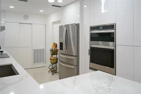 1600 N 73rd Avenue Hollywood FL 33024