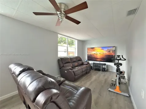 1600 N 73rd Avenue Hollywood FL 33024