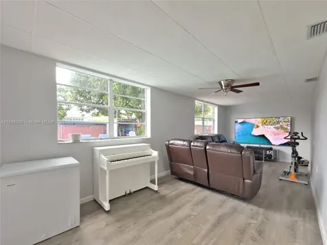 1600 N 73rd Avenue Hollywood FL 33024