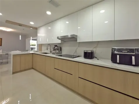 1600 N 73rd Avenue Hollywood FL 33024