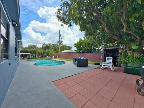 1600 N 73rd Avenue Hollywood FL 33024