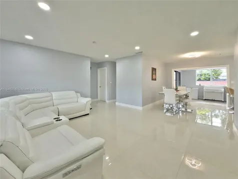 1600 N 73rd Avenue Hollywood FL 33024