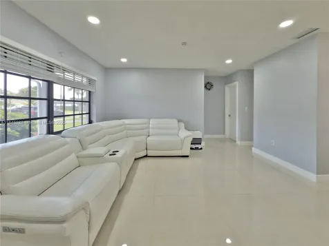 1600 N 73rd Avenue Hollywood FL 33024