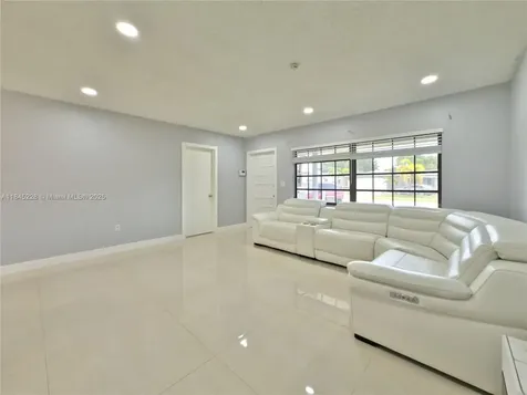 1600 N 73rd Avenue Hollywood FL 33024