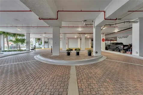 140 S Dixie Highway Hollywood FL 33020