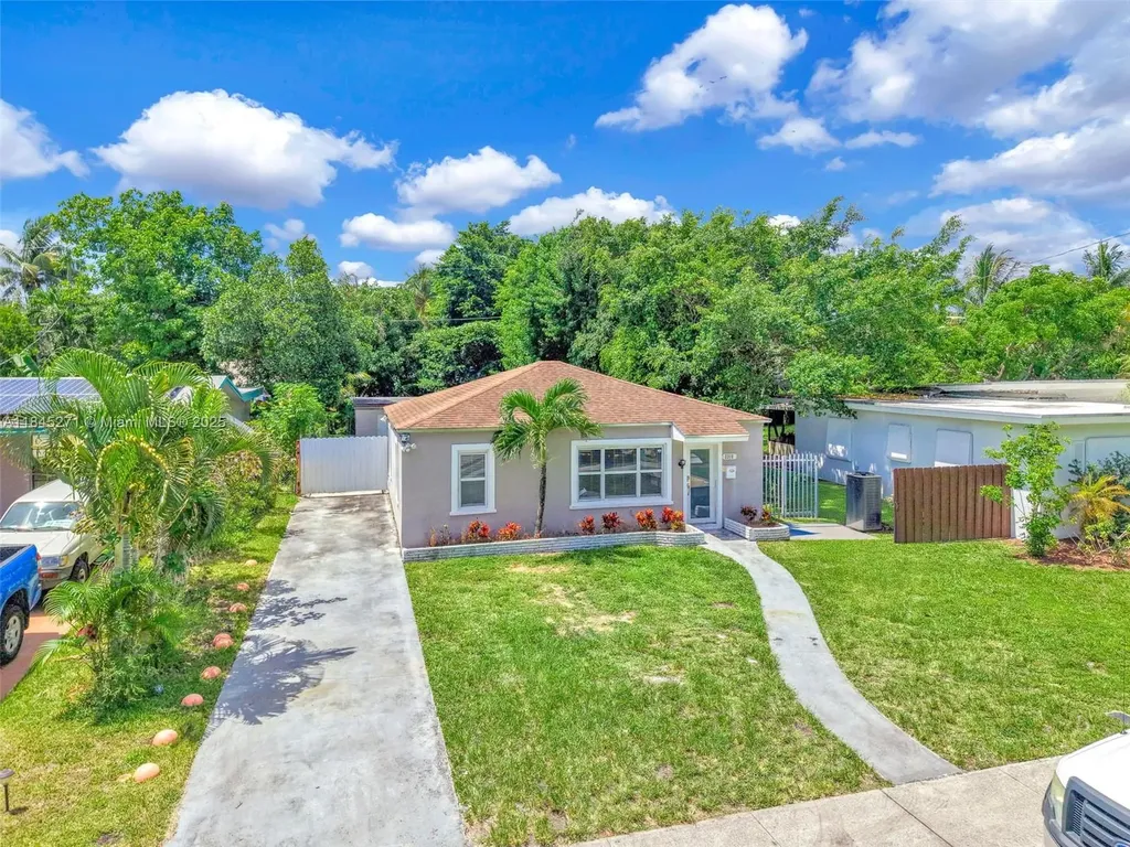 2318 Washington Street Hollywood FL 33020