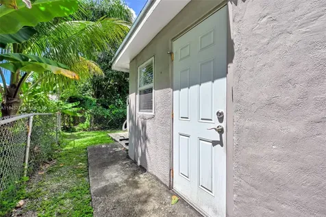 2318 Washington Street Hollywood FL 33020