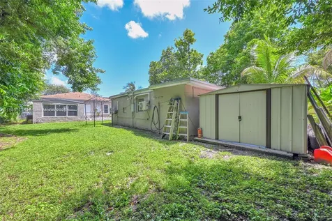 2318 Washington Street Hollywood FL 33020