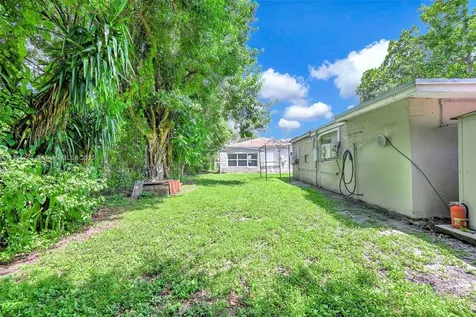 2318 Washington Street Hollywood FL 33020