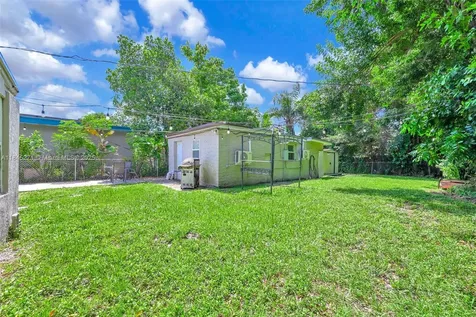 2318 Washington Street Hollywood FL 33020