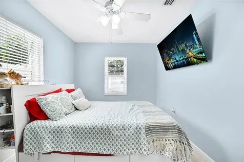 2318 Washington Street Hollywood FL 33020