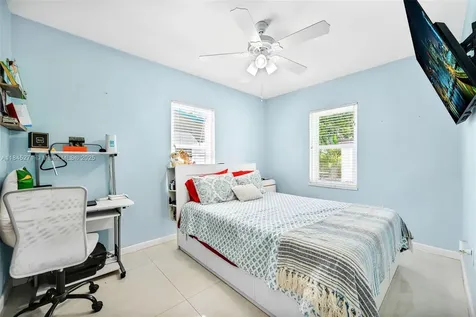 2318 Washington Street Hollywood FL 33020