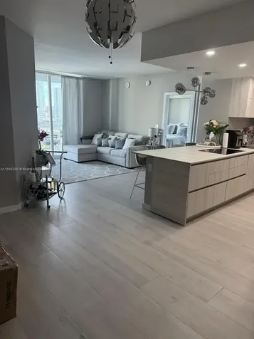 275 NE 18th Street Miami FL 33132