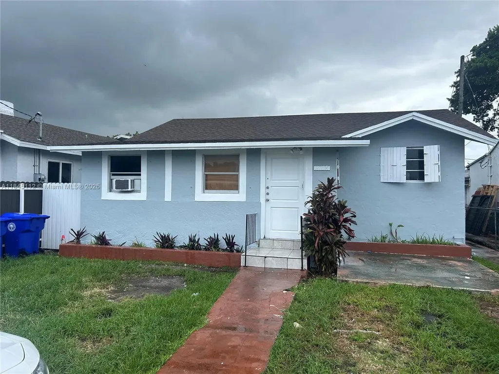 2708 NW 22nd Court Miami FL 33142