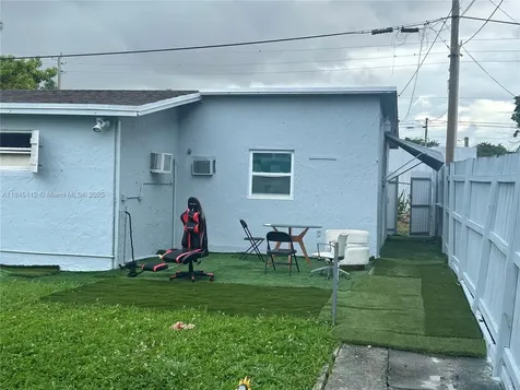 2708 NW 22nd Court Miami FL 33142