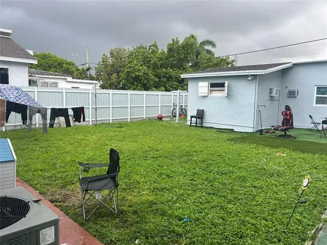 2708 NW 22nd Court Miami FL 33142