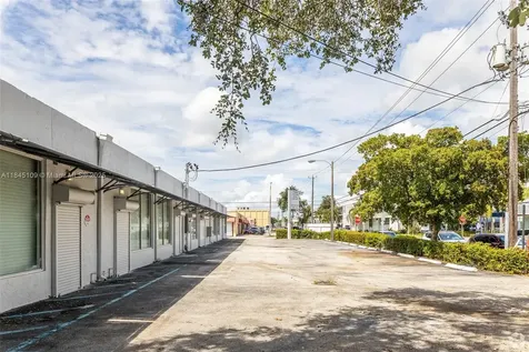 2090 NW 21st Street Miami FL 33142