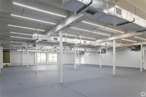 2090 NW 21st Street Miami FL 33142
