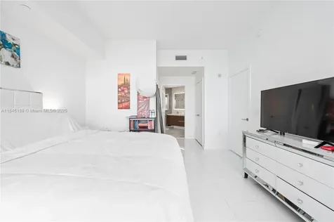 851 NE 1st Avenue Miami FL 33132