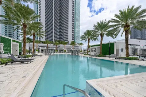 851 NE 1st Avenue Miami FL 33132