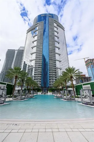 851 NE 1st Avenue Miami FL 33132