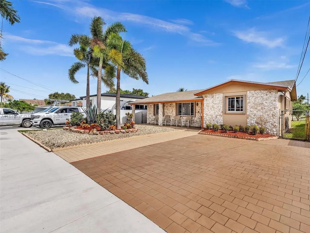 4870 SW 19th Street West Park FL 33023
