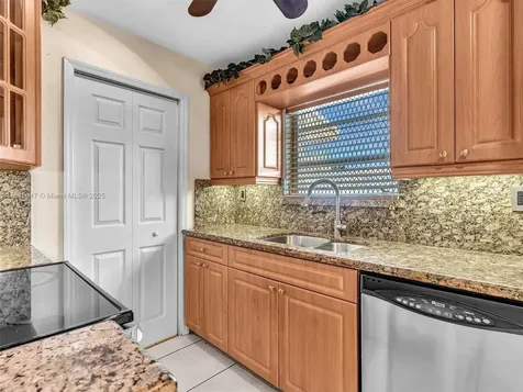 4870 SW 19th Street West Park FL 33023