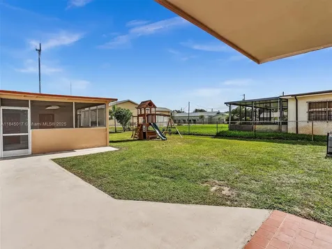 4870 SW 19th Street West Park FL 33023