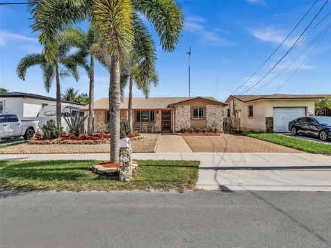 4870 SW 19th Street West Park FL 33023