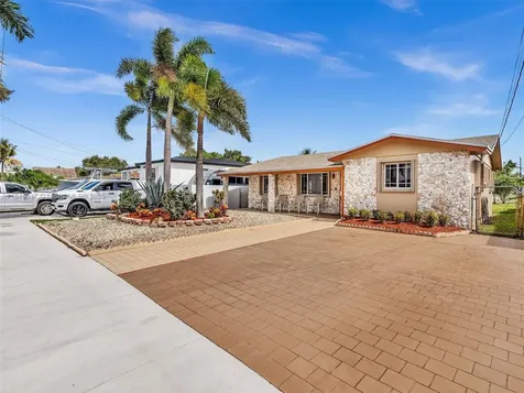4870 SW 19th Street West Park FL 33023