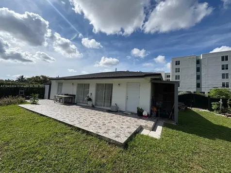 2475 NW 55th Street Miami FL 33142