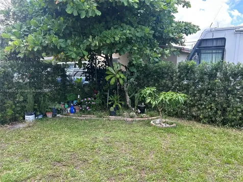 2475 NW 55th Street Miami FL 33142