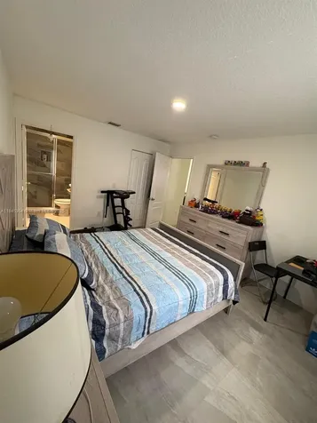 2475 NW 55th Street Miami FL 33142