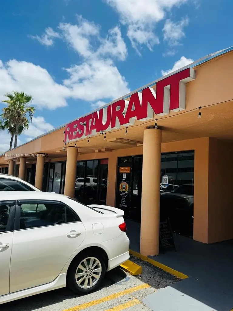 2114 W 68 Street Hialeah FL 33016