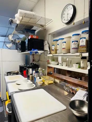 2114 W 68 Street Hialeah FL 33016