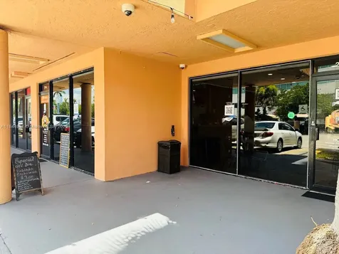 2114 W 68 Street Hialeah FL 33016