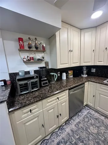 737 SE 1st Way Deerfield Beach FL 33441