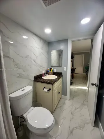737 SE 1st Way Deerfield Beach FL 33441