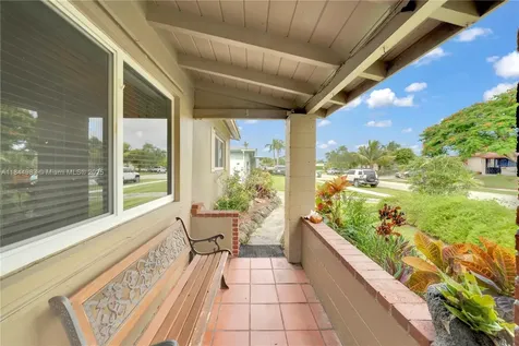 9880 Jamaica Drive Cutler Bay FL 33189