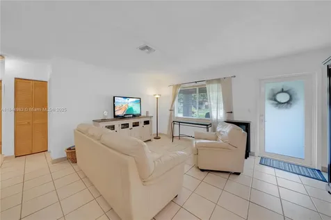 9880 Jamaica Drive Cutler Bay FL 33189