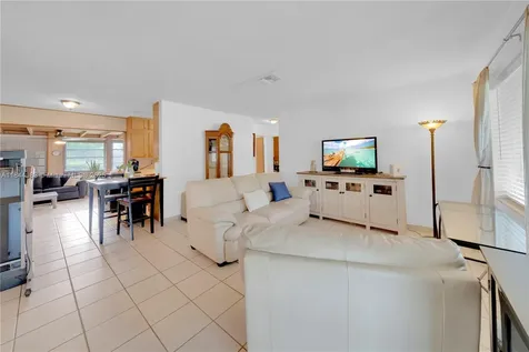 9880 Jamaica Drive Cutler Bay FL 33189